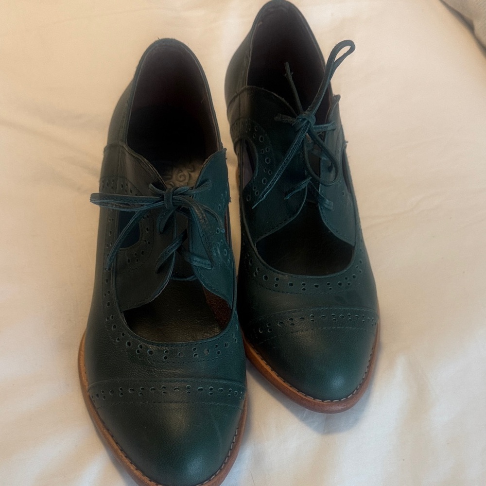 ELF Dark Green Lace-Up Wedges (size 10.5)